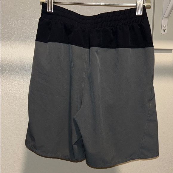 Under Armour youth Charcoal and Black shorts - Picture 3 of 5